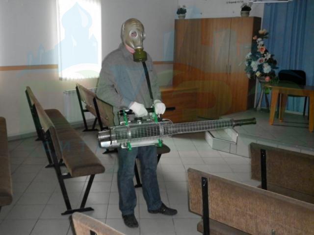 generatorom_goryachego_tumana_legko_obrabotat_bolshie_pomeshcheniya.jpg